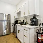 Stylish & Spacious In Apartment