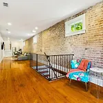Stylish & Spacious In Apartment