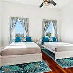 Apartment Stylish & Spacious In *