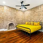 Stylish & Spacious In Apartment New Orleans