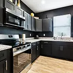 Luxury 5br Designer And Stylish Nola Getaway Apartment *