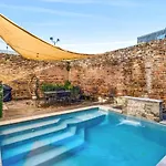 Villa Spacious 5br 3ba With Private Courtyard And Heated Pool