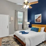 Spacious Mid-City Shotgun Near Streetcar