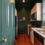 5 New Orleans Themed Units In Fq With Pool