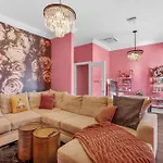Barbie Dream Suite W Hot Tub Sauna Near Fq