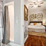 Spacious 5br 3ba With Private Courtyard And Heated Pool Villa