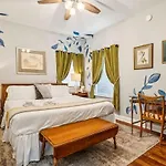 Spacious 5br 3ba With Private Courtyard And Heated Pool * New Orleans