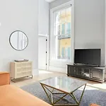The Harlequin: 2 Units By Avantstay