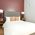 Sleeps 26 Entire Floor Steps To French Quarter The Harlequin By Avantstay