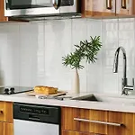 Apartment Roami At Duncan Plaza *