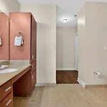 Apartment Roami At Duncan Plaza New Orleans