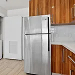 Apartment Roami At Duncan Plaza