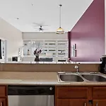Apartment Roami At Duncan Plaza New Orleans
