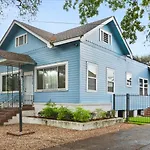 Sunny 5Bed W Parking And Direct Streetcar Access