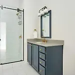 Sleeps 26 Steps To French Quarter • Entire Floor The Harlequin By Avantstay