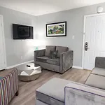 Frenchmen St 2br Hideaway W Pool & Hot Tub New Orleans
