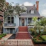 Holiday home 18 Bedroom Garden District Mansion Shared Pool