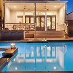 Gorgeous Grand With Heated Pool