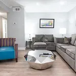 Aparthotel Elegant 1br W Pool & Hot Tub On Frenchmen St 4*