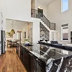 Gorgeous Grand With Heated Pool Holiday home *
