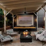 Rare 10br Luxury Estate Heated Indoor Pool Holiday home *