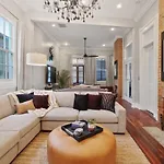 Holiday home Historic 8br With Pool Hot Tub *