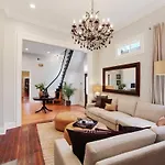 Holiday home Historic 8br With Pool Hot Tub *