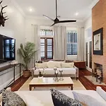 Holiday home Historic 8br With Pool Hot Tub *