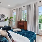 Relaxing Private Heated Pool Holiday home *