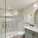 Holiday home Luxe 6-bedroom Garden District Pool