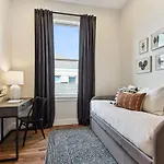 Gorgeous Grand With Heated Pool Holiday home