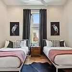 Gorgeous Grand With Heated Pool * New Orleans