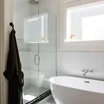 Luxe 7 Bedroom With Pool And 1 Block To Parade Route