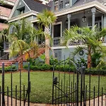6-bedroom Garden District Shared Pool Holiday home New Orleans