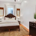 Historic 8br With Pool Hot Tub Holiday home