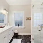 Historic 8br With Pool Hot Tub Holiday home New Orleans