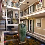 Refined 2br Escape On Frenchmen Street W Pool 4*