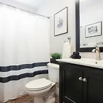 Historic 8br With Pool Hot Tub Holiday home *