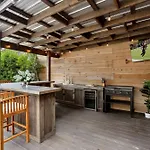 Holiday home Historic 8br With Pool Hot Tub