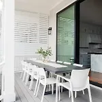 Luxe 7 Bedroom With Pool And 1 Block To Parade Route Holiday home *