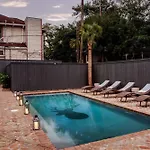 Holiday home Luxe 12-bedroom Garden District Shared Pool