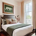 Holiday home 18 Bedroom Garden District Mansion Shared Pool