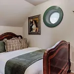 18 Bedroom Garden District Mansion Shared Pool