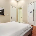 Aparthotel Roami At Factors Row 4*