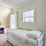 Private Dock & Pool: Luxe Nola Group Getaway!