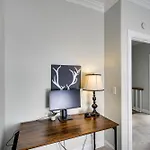 Private Dock & Pool: Luxe Nola Group Getaway!