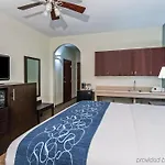 Comfort East Hotel 4*