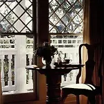 The Queen Anne 3*