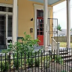 The Atlas House Hostel New Orleans