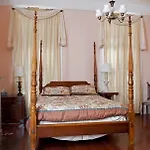Bed & Breakfast Fairchild House 3*